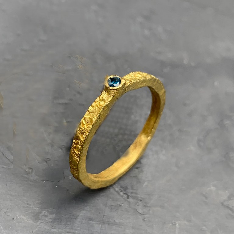 Alliance fine diamant bleu