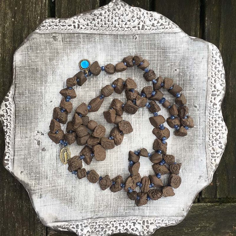 Chapelet Taupe Saphirs
