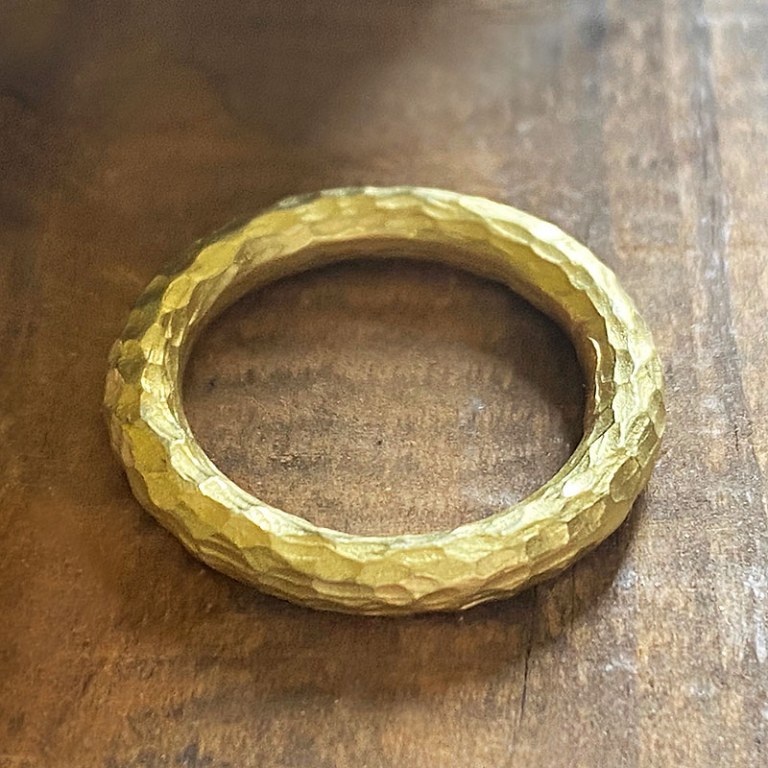 Anneau Jonc Or Martelé disponible taille 53