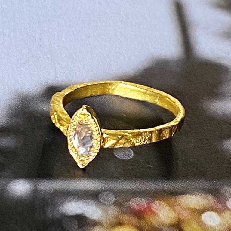 Bague Fine Diamant Navette