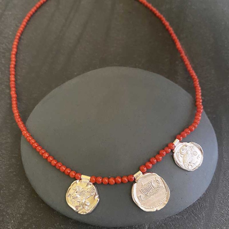 Collier Coraill & Médailles