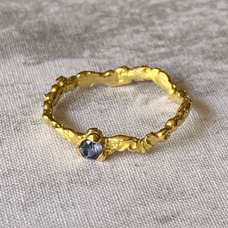 Bague Fine saphir bleu/violine
