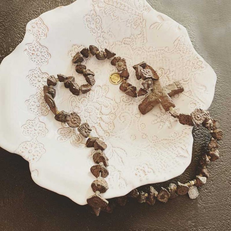 Collier Chapelet Taupe