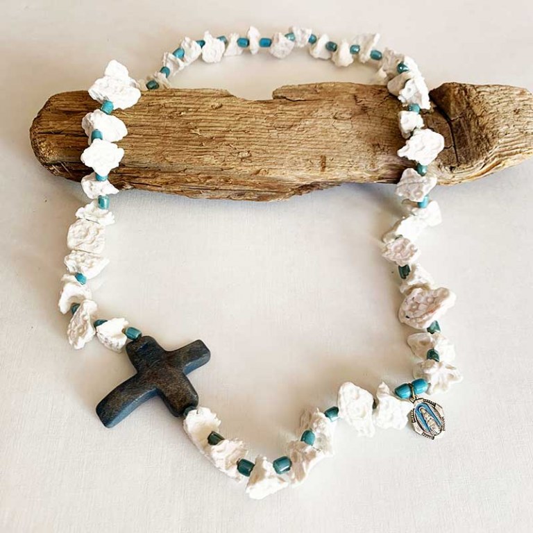 Collier Chapelet porcelaine blanc/bleu